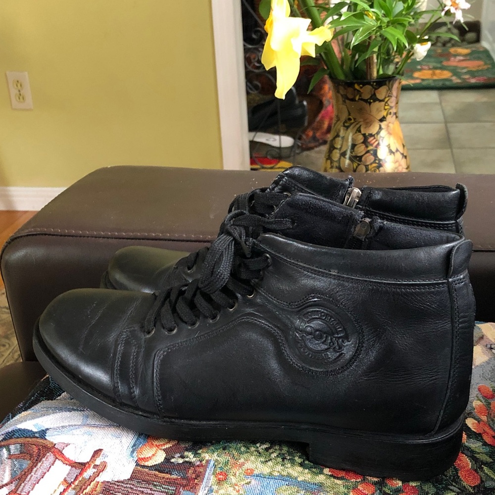 Roots Men's Black Leather Lace-Up Boots